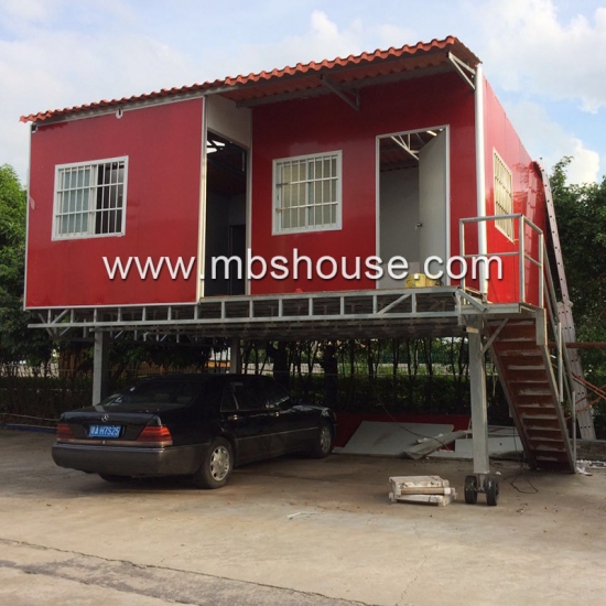 casa de vivienda prefabricada de acero ligero de dos pisos con garaje
